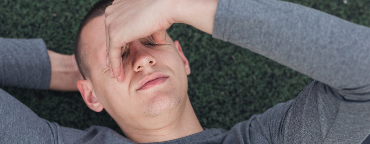 4 causas comunes del dolor de cabeza después de entrenar