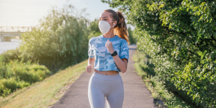 Salir a correr con mascarilla puede ayudar a combatir la alergia